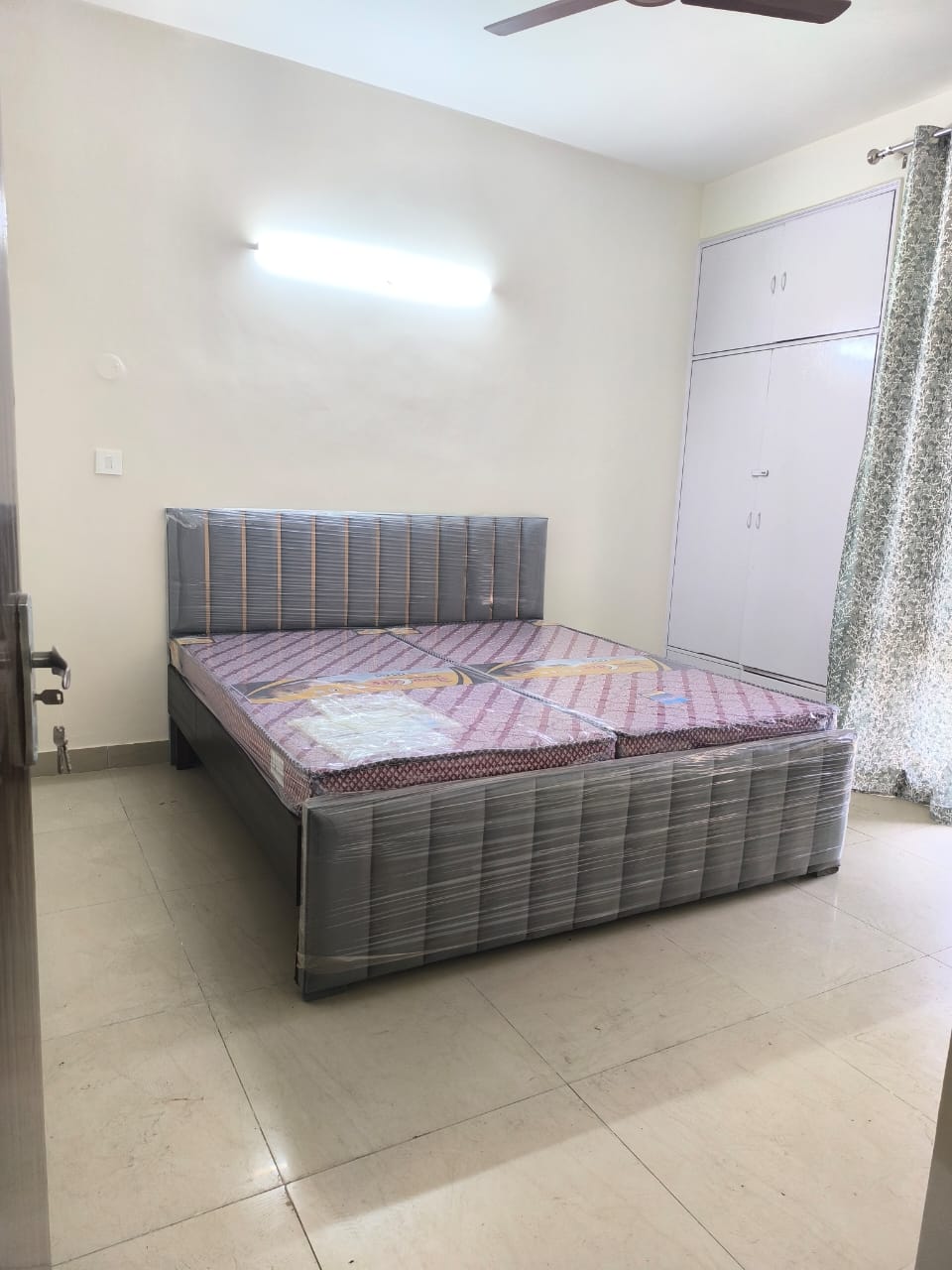 3 BHK + Servant Room 2605 Sq.Ft. Apartment in Unitech The Close North