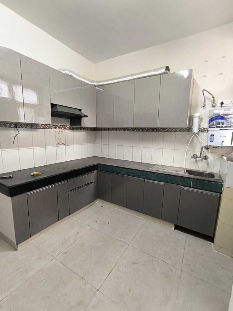 Kitchen, unitech-the-close-north 3 Bedroom 2605 Sq.Ft. Apartment In Sector 50 Gurgaon 8181578