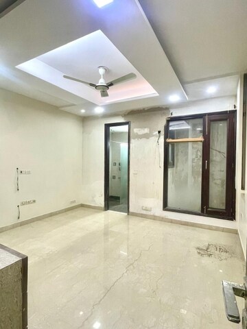 Room in 3 BHK Builder Floor at Saket – for Rent