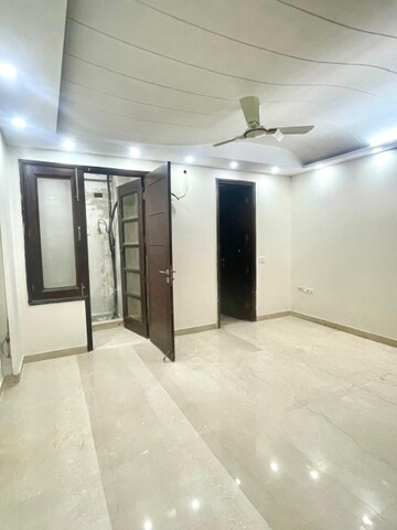 Room in 3 BHK Builder Floor at Saket – for Rent