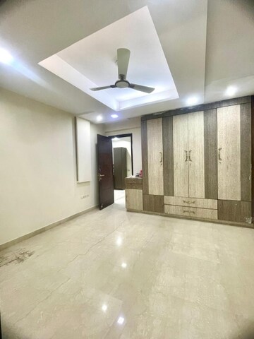 Room in 3 BHK Builder Floor at Saket – for Rent