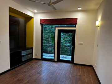 Room in 4 BHK Builder Floor at Hauz Khas – for Rent