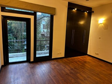 Room in 4 BHK Builder Floor at Hauz Khas – for Rent