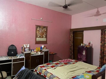 Bedroom in 1 BHK Villa at Aliganj – for Rent