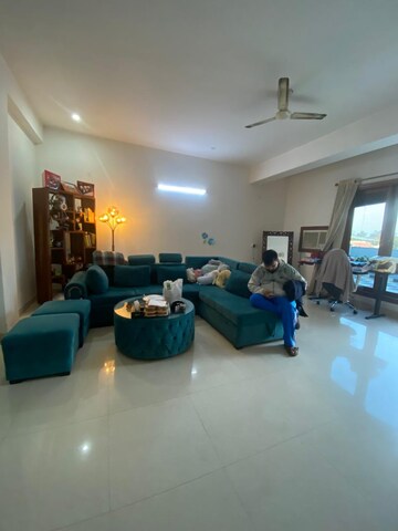 Living Room in 2 BHK Builder Floor at Sector 23 – for Rent