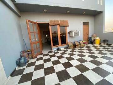 Bedroom in 2 BHK Builder Floor at Sector 23 – for Rent