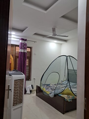 Master Bedroom in 3.5 BHK Builder Floor at Sector 29 – for Rent