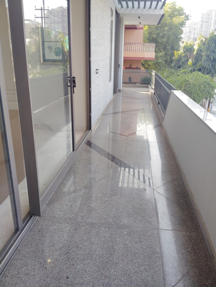 Balcony, cosmic-italia 4 Bedroom 200 Sq.Ft. Builder Floor In Vasundhara Sector 5 Ghaziabad 8181721