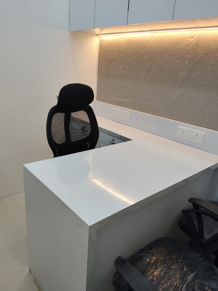 Team Area, express-zone Commercial Office Space 150 Sq.Ft. In Malad East Mumbai 8181794