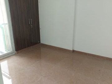 Room in 2 BHK Apartment at Migsun Ultimo, Omicron Iii Greater Noida – for Rent