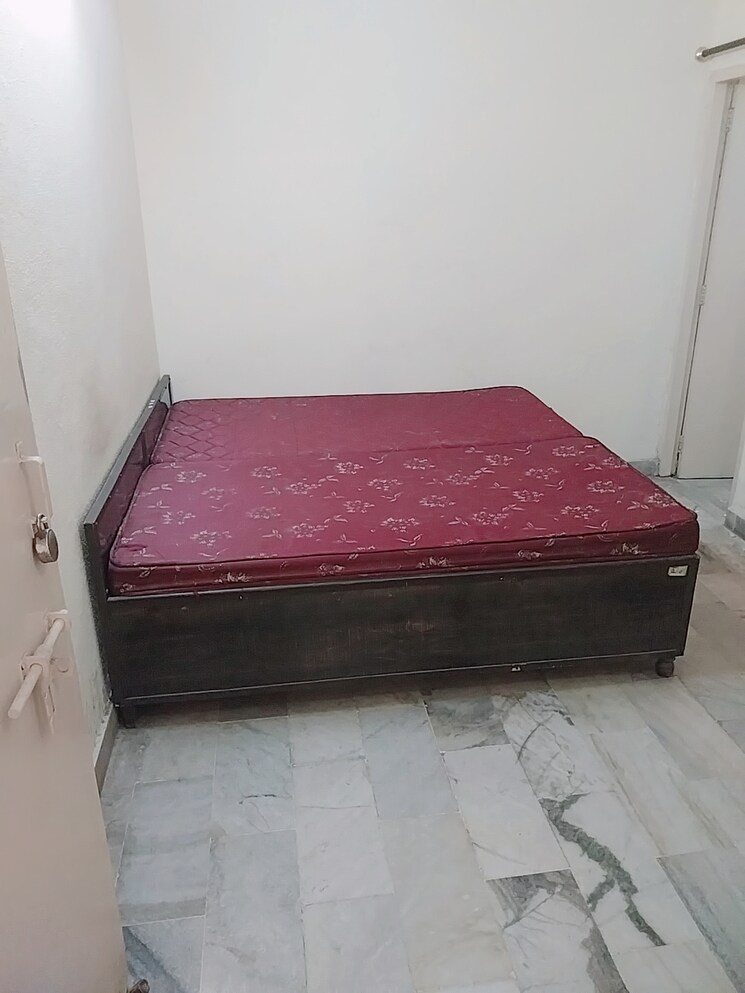 Bedroom, shipra-suncity 2 Bedroom 800 Sq.Ft. Apartment In Vaibhav Khand Ghaziabad 8181811