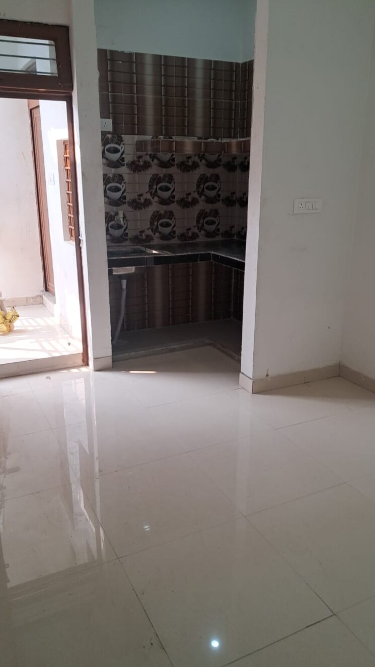 Room, avj-homes 6+ Bedroom 40 Sq.Mt. Independent House In Beta Ii Greater Noida Greater Noida 8181805