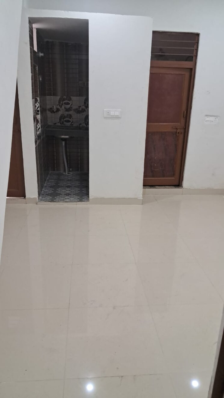 Room, avj-homes 6+ Bedroom 40 Sq.Mt. Independent House In Beta Ii Greater Noida Greater Noida 8181805