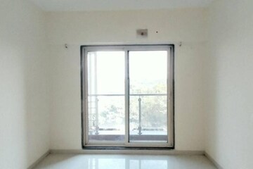 Room in 3 BHK Apartment at Siddhi Highland Haven, Balkum Pada – for Sale