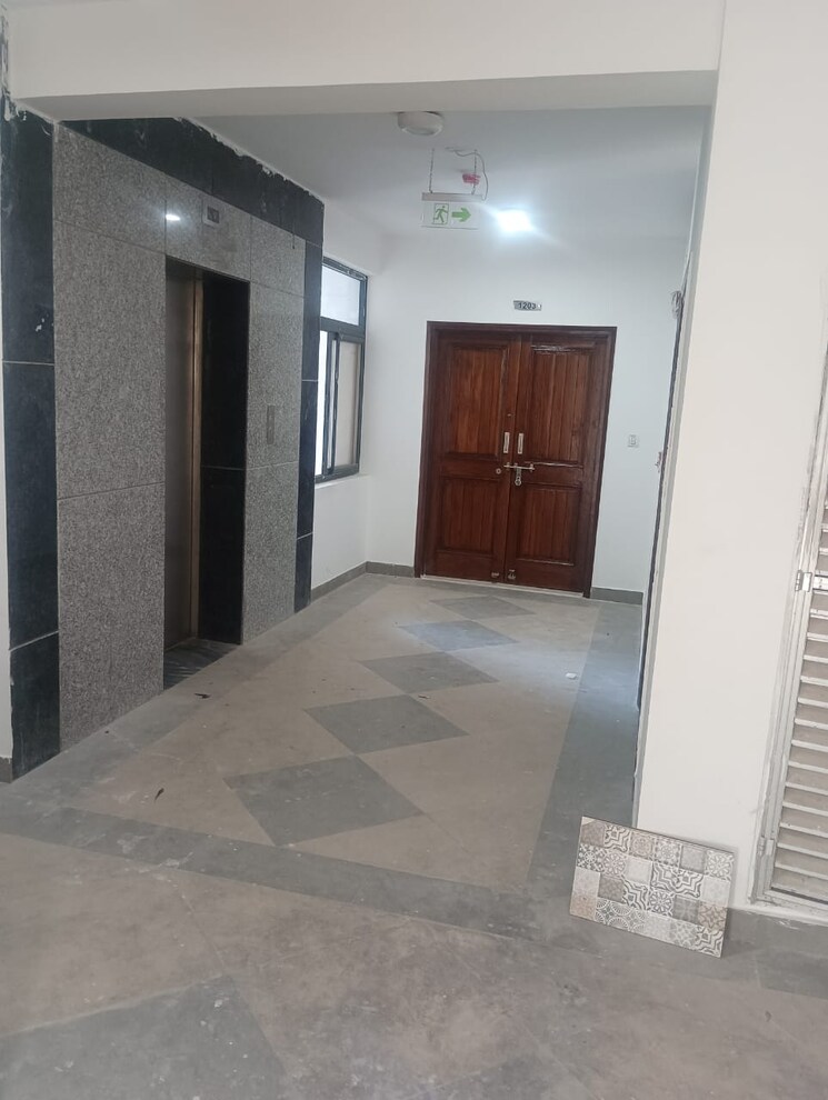 Room, kendriya-lok-nirman-chs 4 Bedroom 2600 Sq.Ft. Apartment In Phi Iv Greater Noida Greater Noida 8181821