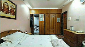 Room in 3 BHK Apartment at Satellite Tower, Goregaon East – for Rent