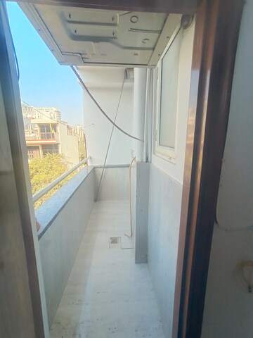 Building Lobby in Studio Builder Floor at Sector 38 – for Rent