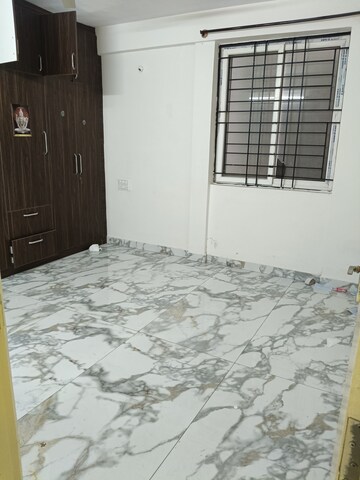 Room in 2 BHK Apartment at Halasuru – for Rent