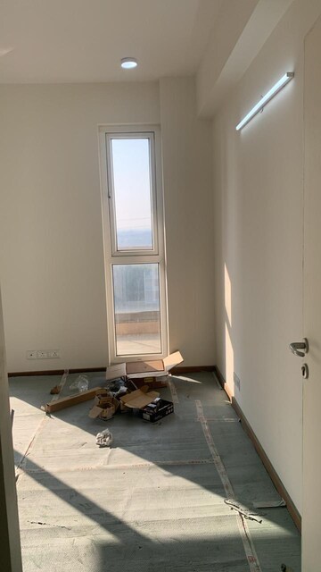 Room in 3 BHK Apartment at Tata La Vida, Sector 113 – for Rent
