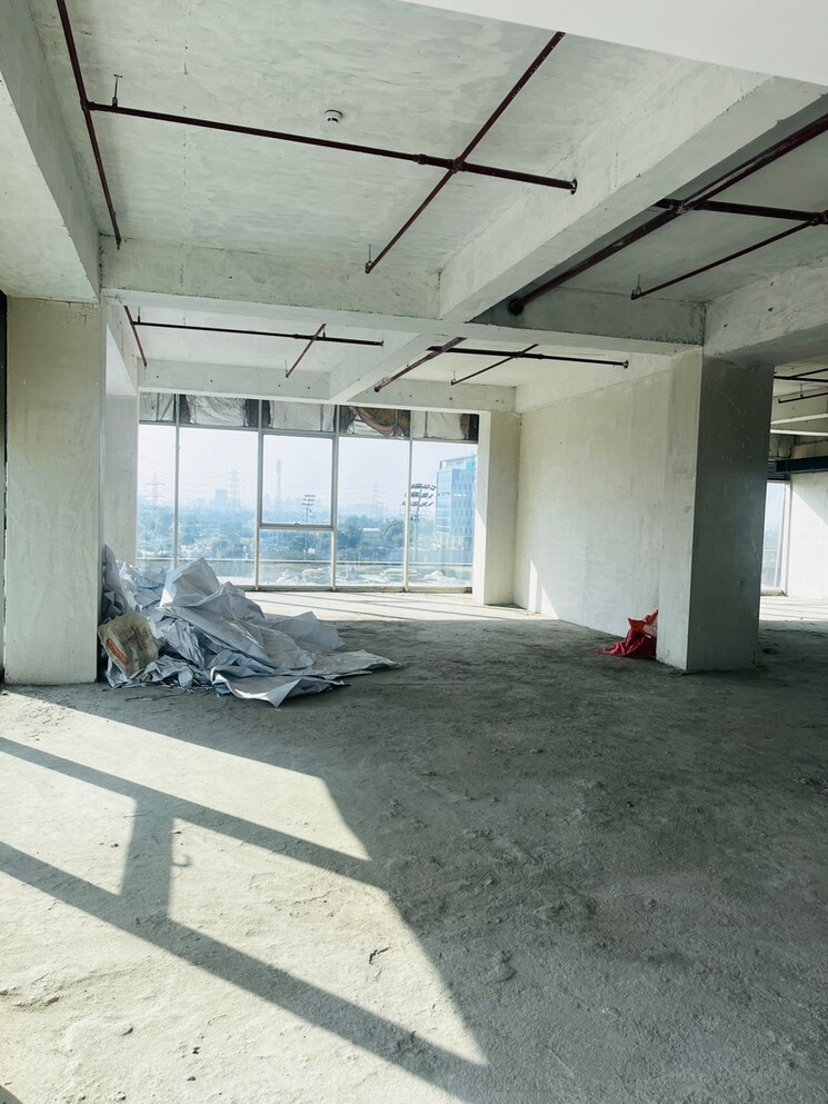  Parking, m3m-corner-walk Commercial Office Space 2500 Sq.Ft. In Southern Peripheral Road Gurgaon 8181908