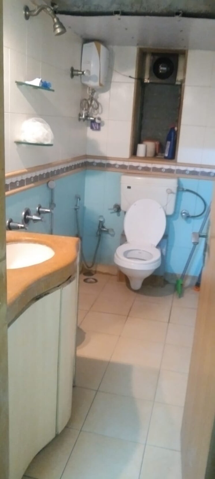 Bathroom, shilp-tower 2 Bedroom 900 Sq.Ft. Apartment In Lower Parel Mumbai 8181937