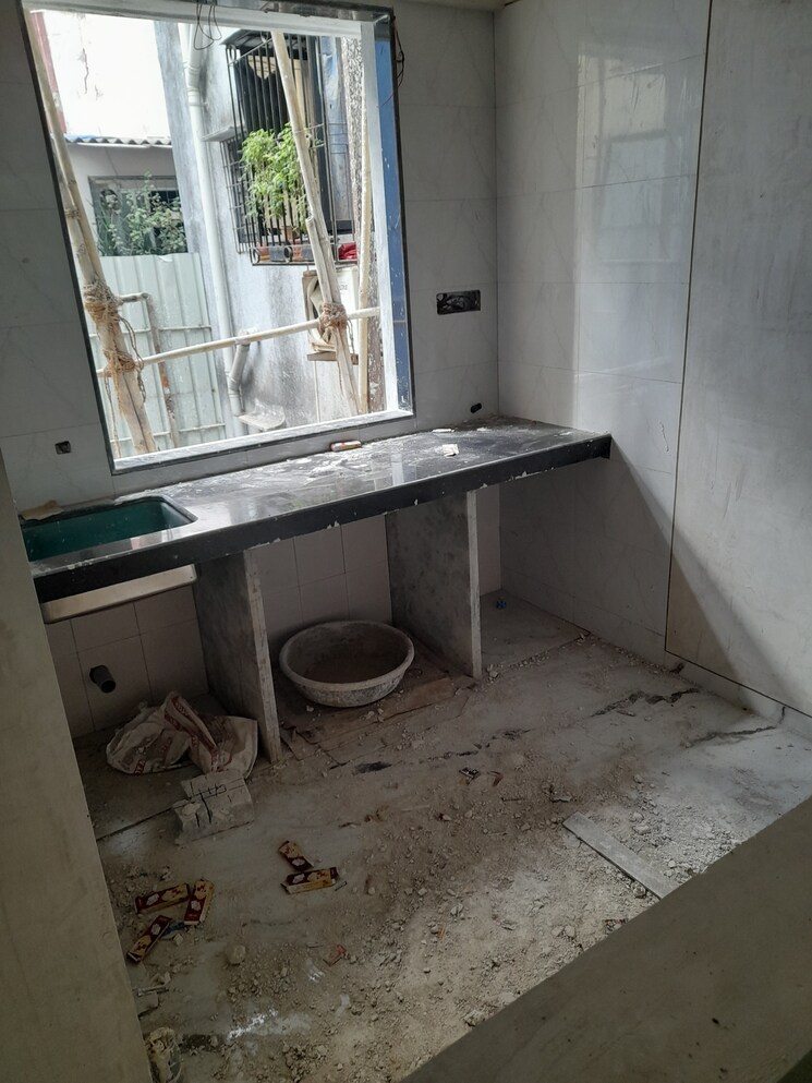 Balcony, khar west 1.5 Bedroom 500 Sq.Ft. Apartment In Khar West Mumbai 8181952