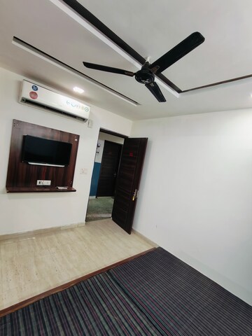 Room in 1 RK Builder Floor at Sector 43 – for Rent