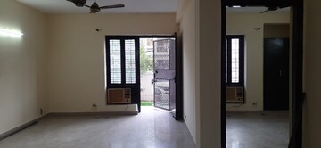 Room in 2.5 BHK Builder Floor at M2K The White House, Sector 57 – for Rent