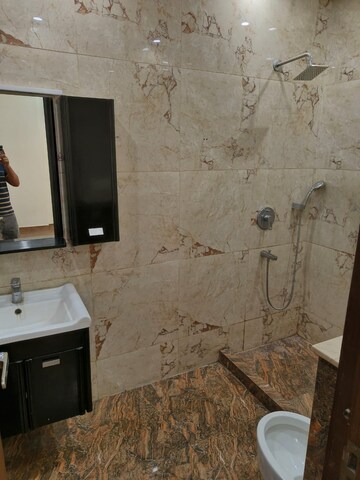 Bathroom in 3 BHK Builder Floor at Sector 43 – for Rent