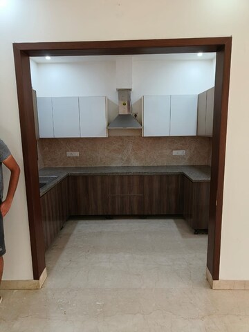 Kitchen in 3 BHK Builder Floor at Sector 43 – for Rent