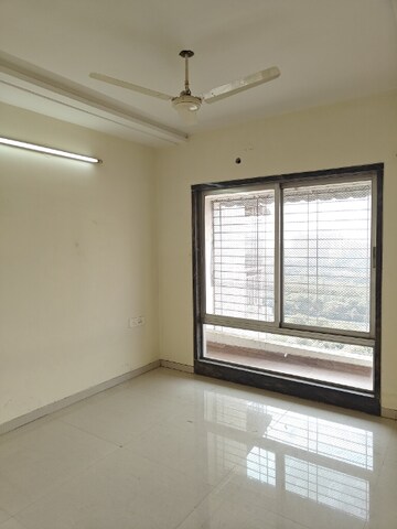 Room in 3 BHK Apartment at Rattan Icon, Sector 50 – for Rent