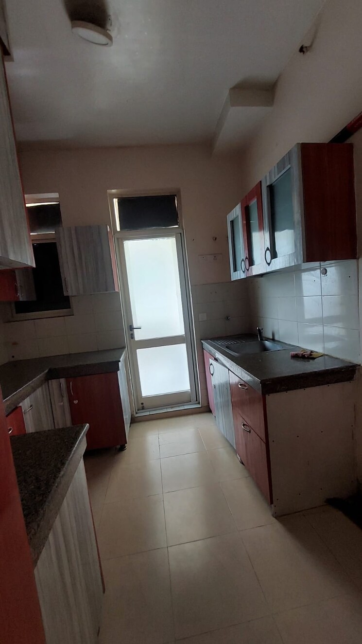 Kitchen, vatika-gurgaon-21 3 Bedroom 1733 Sq.Ft. Apartment In Sector 83 Gurgaon 8182003