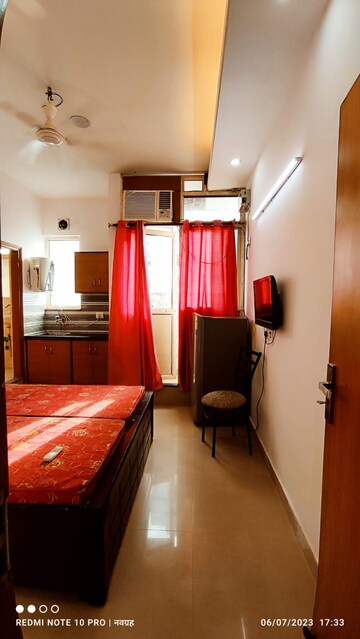 Room in 1 RK Builder Floor at Sector 43 – for Rent