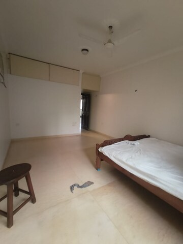 Room in 3 BHK Apartment at Usha Villa, Santacruz West – for Sale
