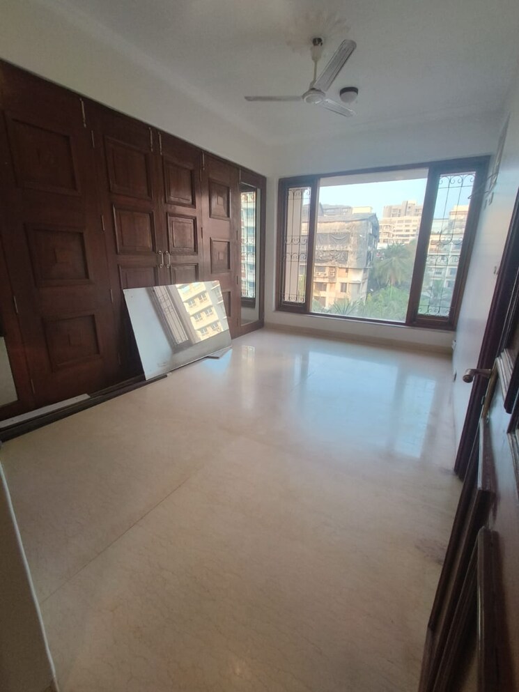 Room, usha-villa 3 Bedroom 1500 Sq.Ft. Apartment In Santacruz West Mumbai 8182025