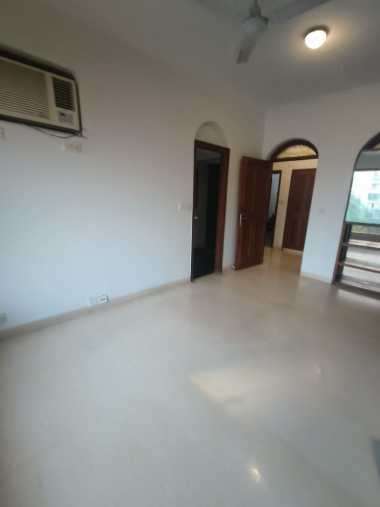 Room, usha-villa 3 Bedroom 1500 Sq.Ft. Apartment In Santacruz West Mumbai 8182025
