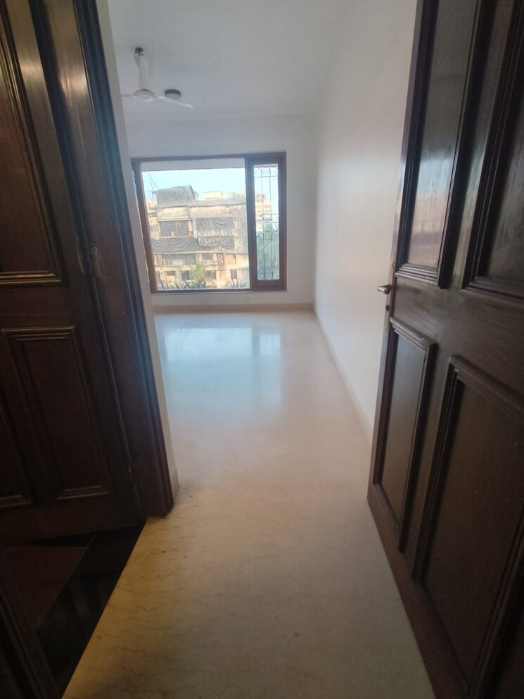 Room, usha-villa 3 Bedroom 1500 Sq.Ft. Apartment In Santacruz West Mumbai 8182025