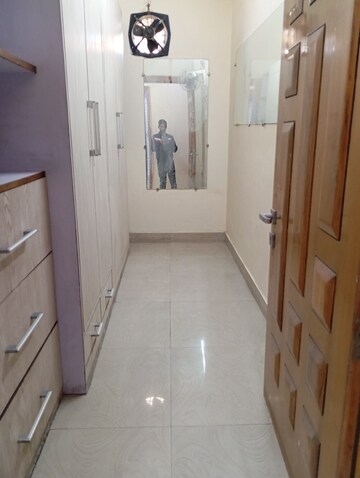 Building Lobby in 3.5 BHK Builder Floor at Krishna Nagar – for Rent