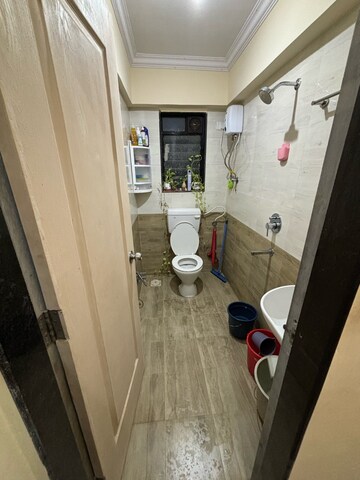 Bathroom in 2.5 BHK Apartment at Seawoods Estates Nri Complex, Seawoods Sector 58 – for Rent