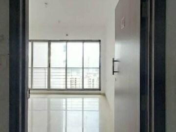 Room in 2.5 BHK Apartment at Runwal Eirene, Balkum Pada – for Sale