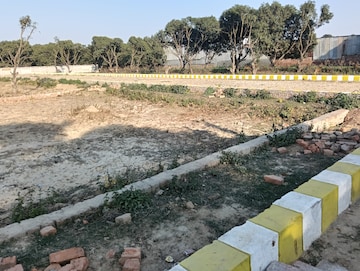 Master Bedroom in 1 BHK Independent House at Dubagga – for Sale