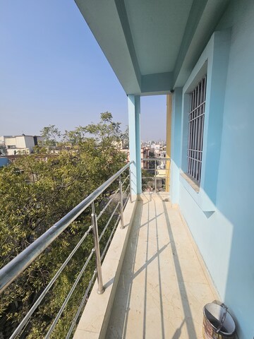 Balcony in 3 BHK Apartment at Ratu Road – for Rent