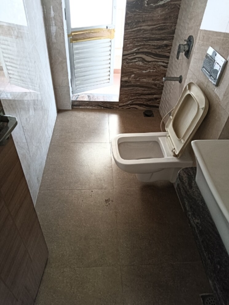 Bathroom, rattan-icon 3 Bedroom 1665 Sq.Ft. Apartment In Seawoods Sector 50 Navi Mumbai 8182128