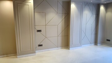 Room in 4 BHK Builder Floor at Sector 43 – for Sale