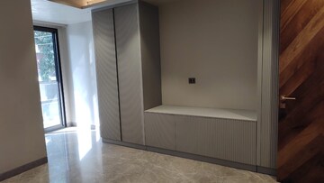 Room in 4 BHK Builder Floor at Sector 43 – for Sale