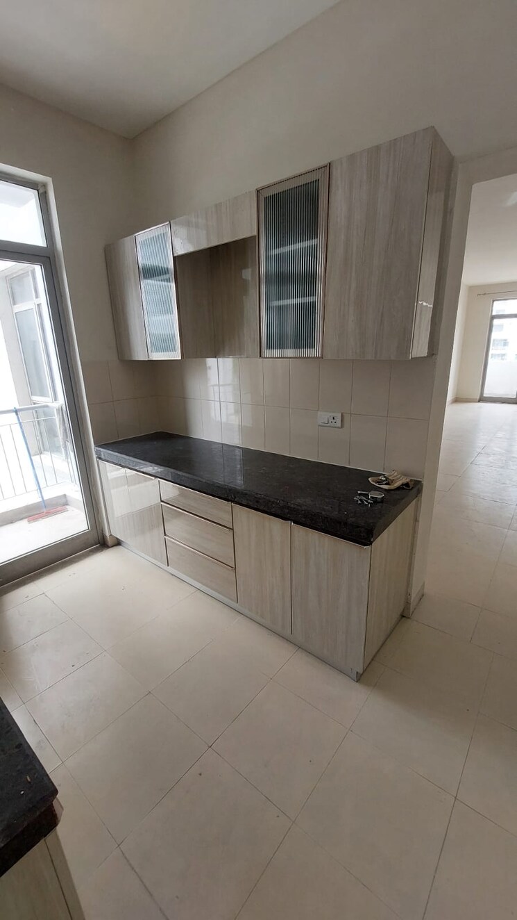 Kitchen, vatika-lifestyle-homes 3 Bedroom 1750 Sq.Ft. Apartment In Sector 83 Gurgaon 8182095