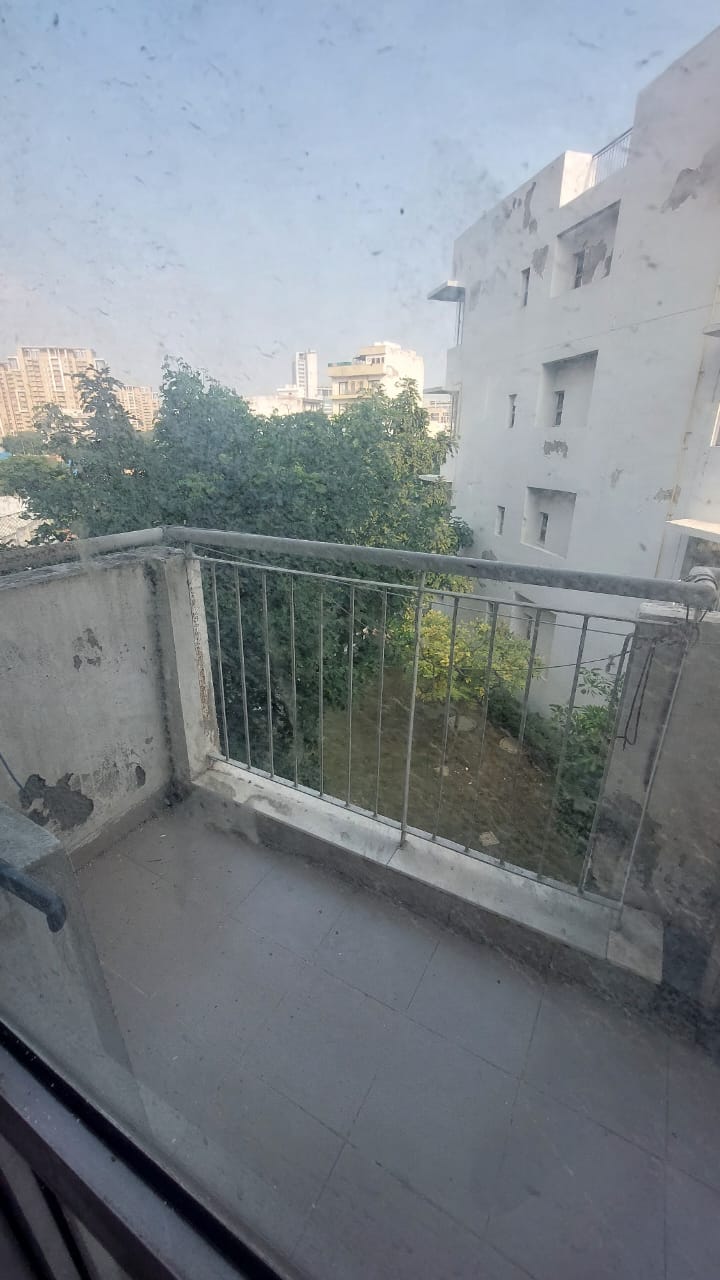 2 BHK + Extra Room Apartment For Sale in Vatika City Homes