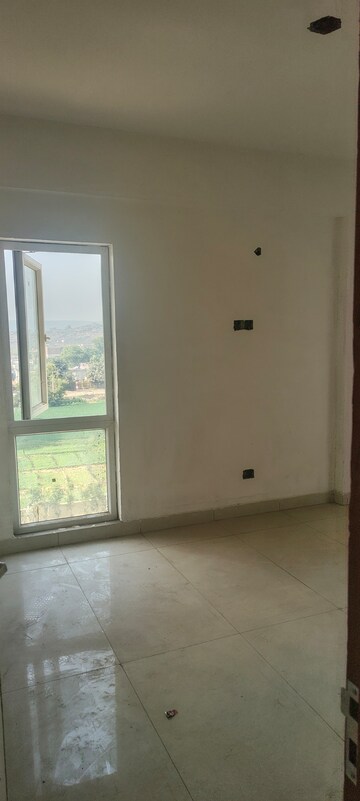 Room in 2 BHK Apartment at Eldeco Accolade, Sohna Sector 2 – for Sale