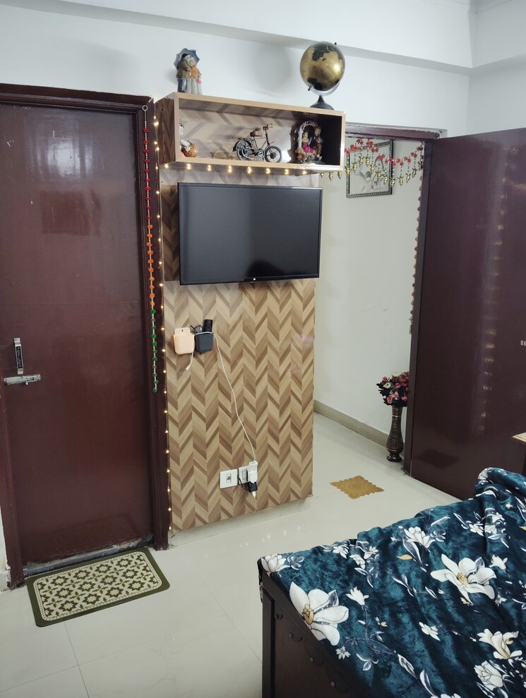 Bedroom, sg-impression-plus 2 Bedroom 960 Sq.Ft. Apartment In Raj Nagar Extension Ghaziabad 8182182