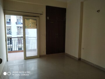 Room in 3 BHK Apartment at Aims Golf City, Sector 75 – for Rent